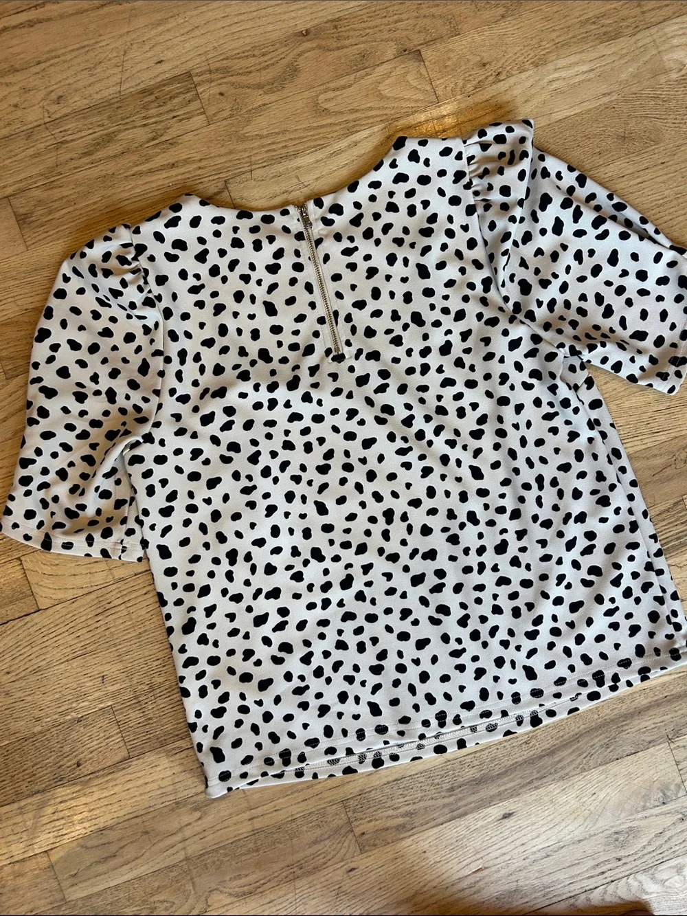 MELLODAY Black and White Dalmatian Print Puff Sleeve Blouse - Picture 6 of 8